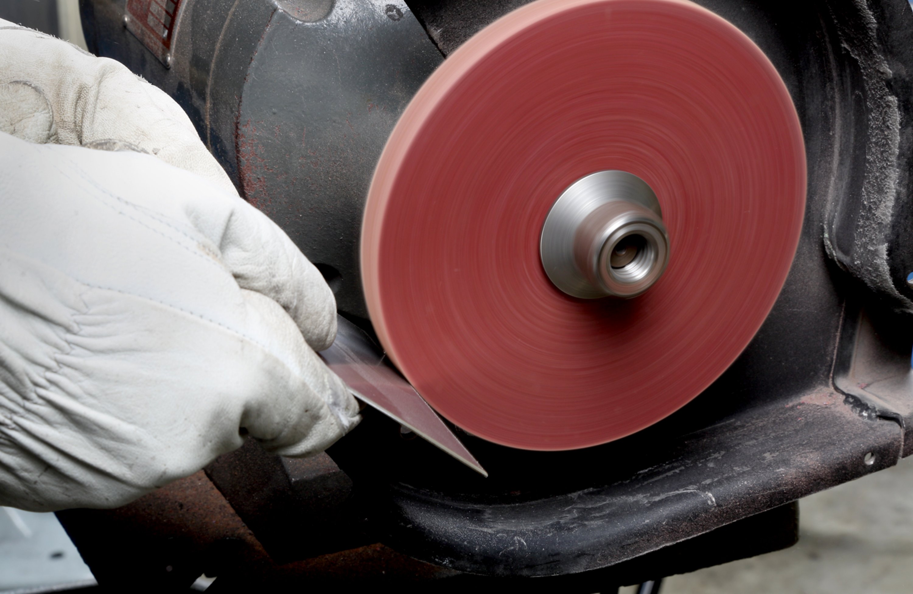 Standard Abrasives™ Unitized Wheels are a great match for tough deburring, cleaning, blending and finishing applications.