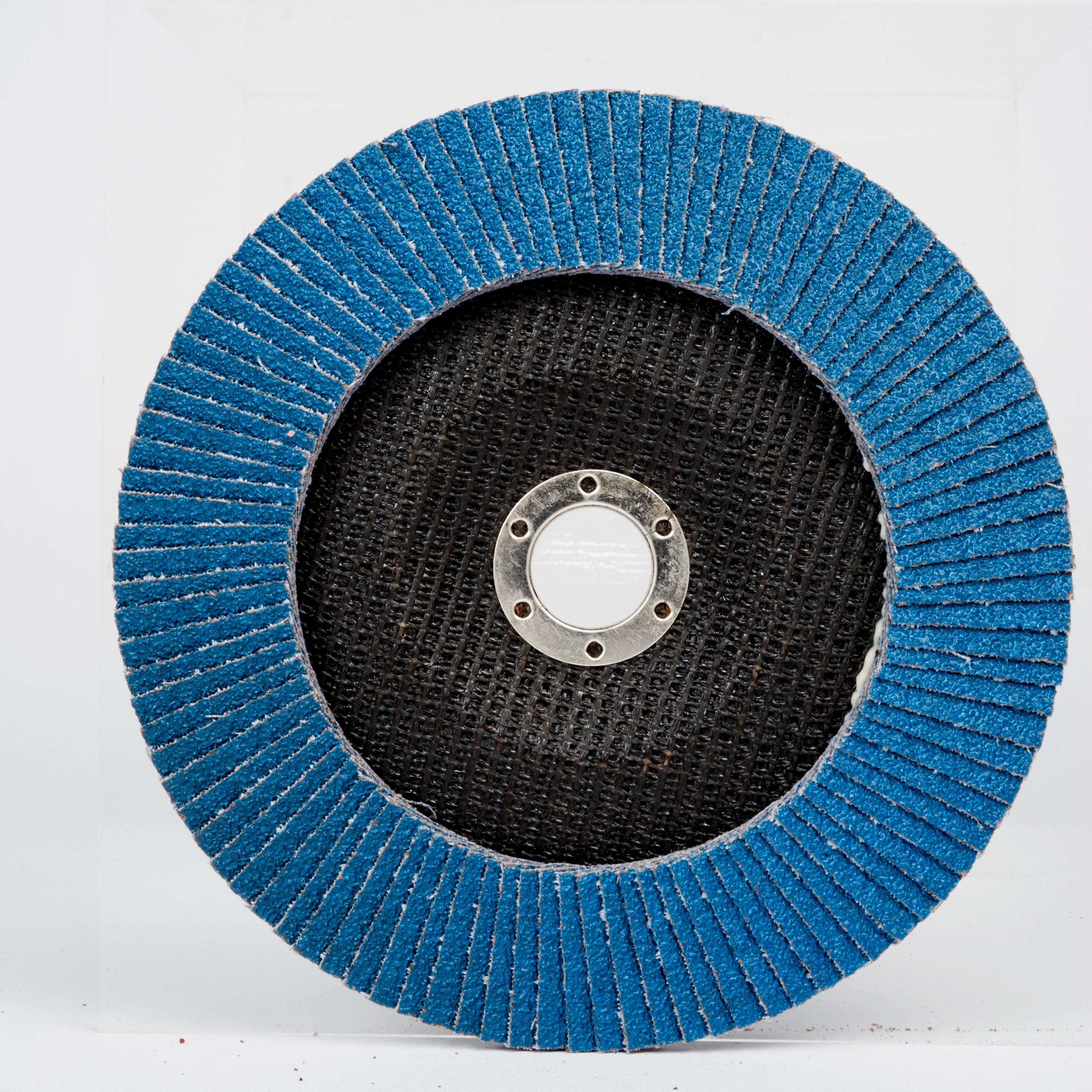 3M™ Flap Disc 566A is one of the flap discs suited to work with 3M™ Flap Disc Adapter Nuts