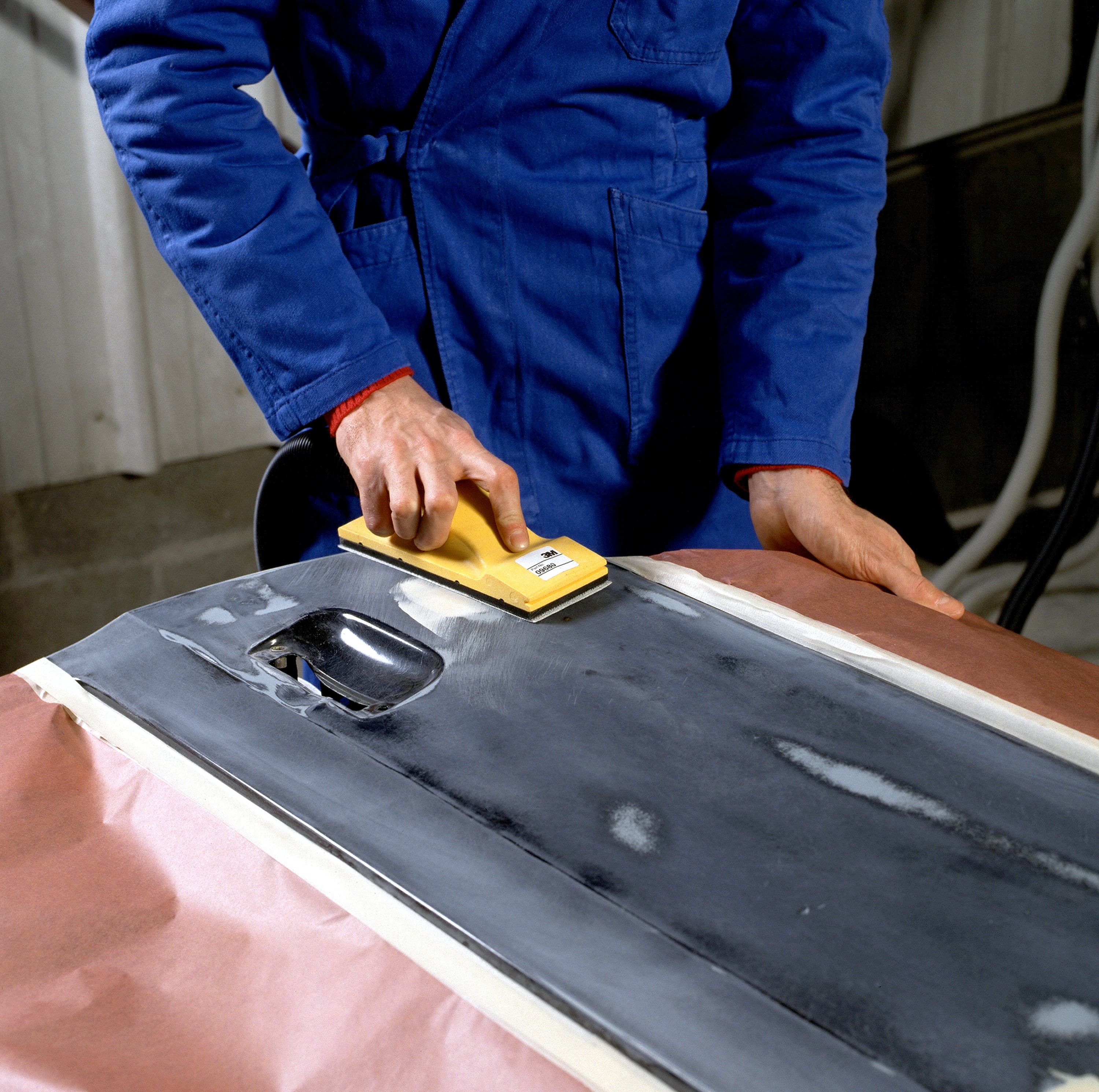 Whether it's removing a scratch with a feather-edging technique, shaping filler, paint finishing, or primer sanding, we have the correct abrasive for your automotive job.