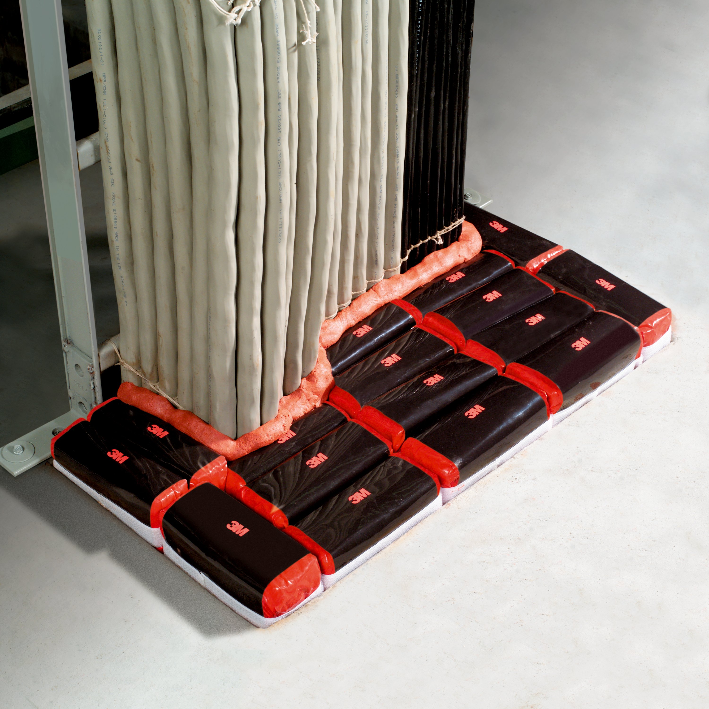 3M™ Fire Barrier Self Locking Pillows combine intumescent fire-rated material and a range of sizes with interlocking hook and loop strips that allow installers to easily lock multiple pillows together without tools.