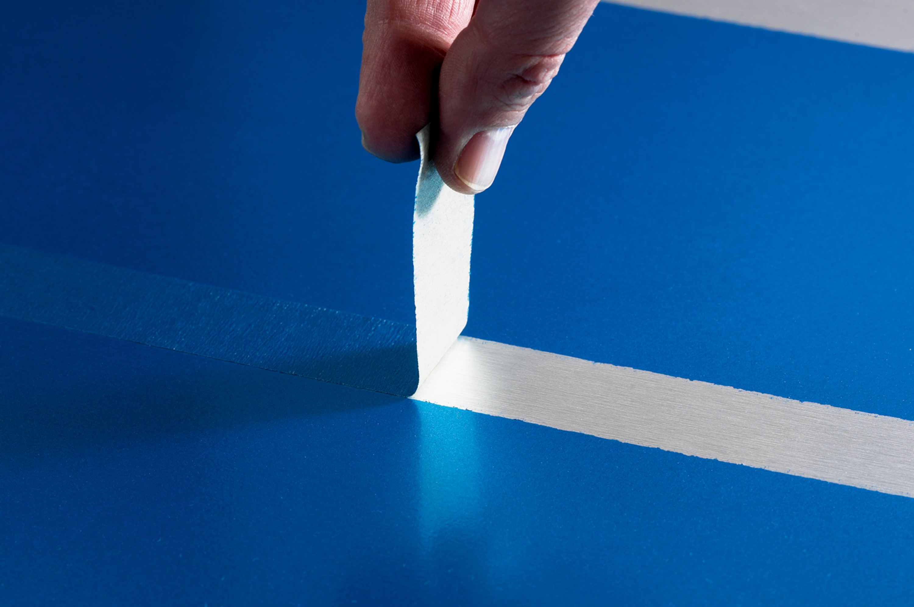3M™ High Performance Masking Tape 2693 performs very well in large scale paint masking applications, offering some the best holding power and heat resistance while proving to be among the easiest to unwind.