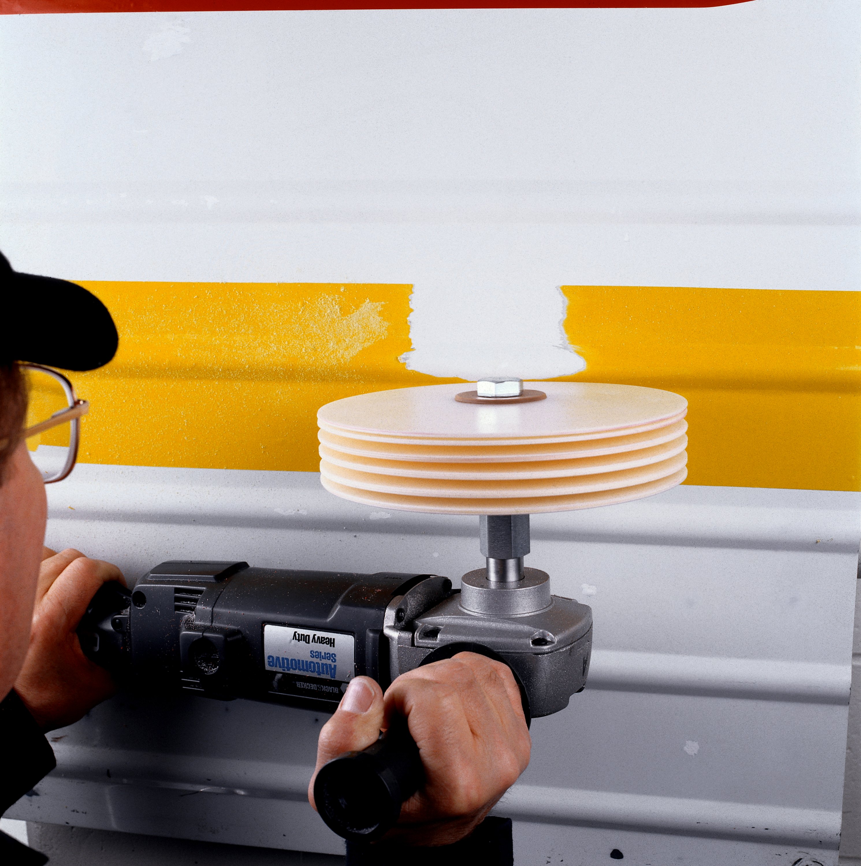 The disc creates friction and heat as it spins in order to cleanly extract adhesives and stripes. Subsequently, prep work with heat tools — like blow dryers, heat lamps and guns — is no longer needed, helping to increase productivity and speed the removal process.