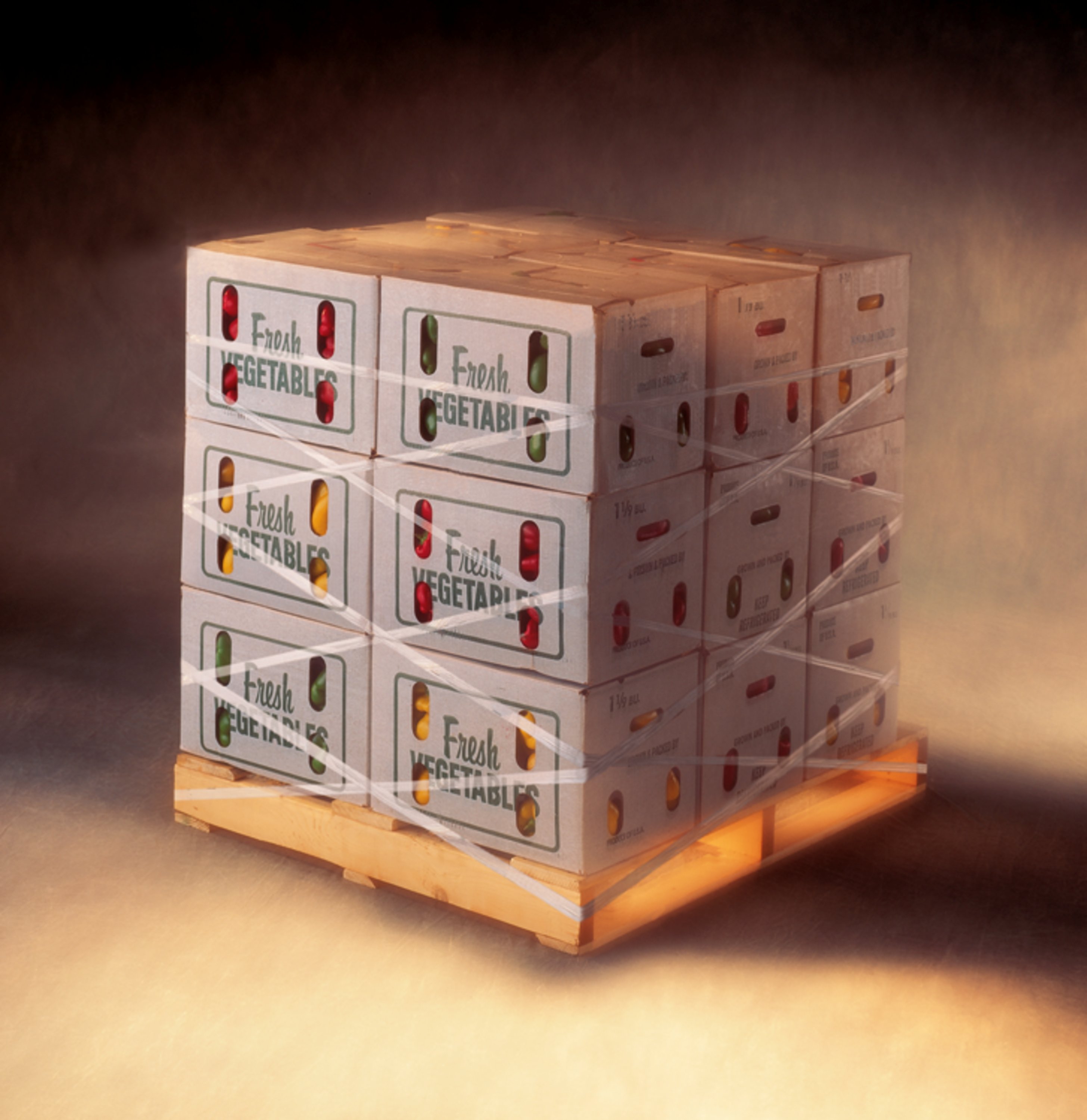 Scotch® Stretchable Tape 8886 features stretch-release properties to help remove cleanly without damaging carton graphics, shipping instructions or other pallet information when removed