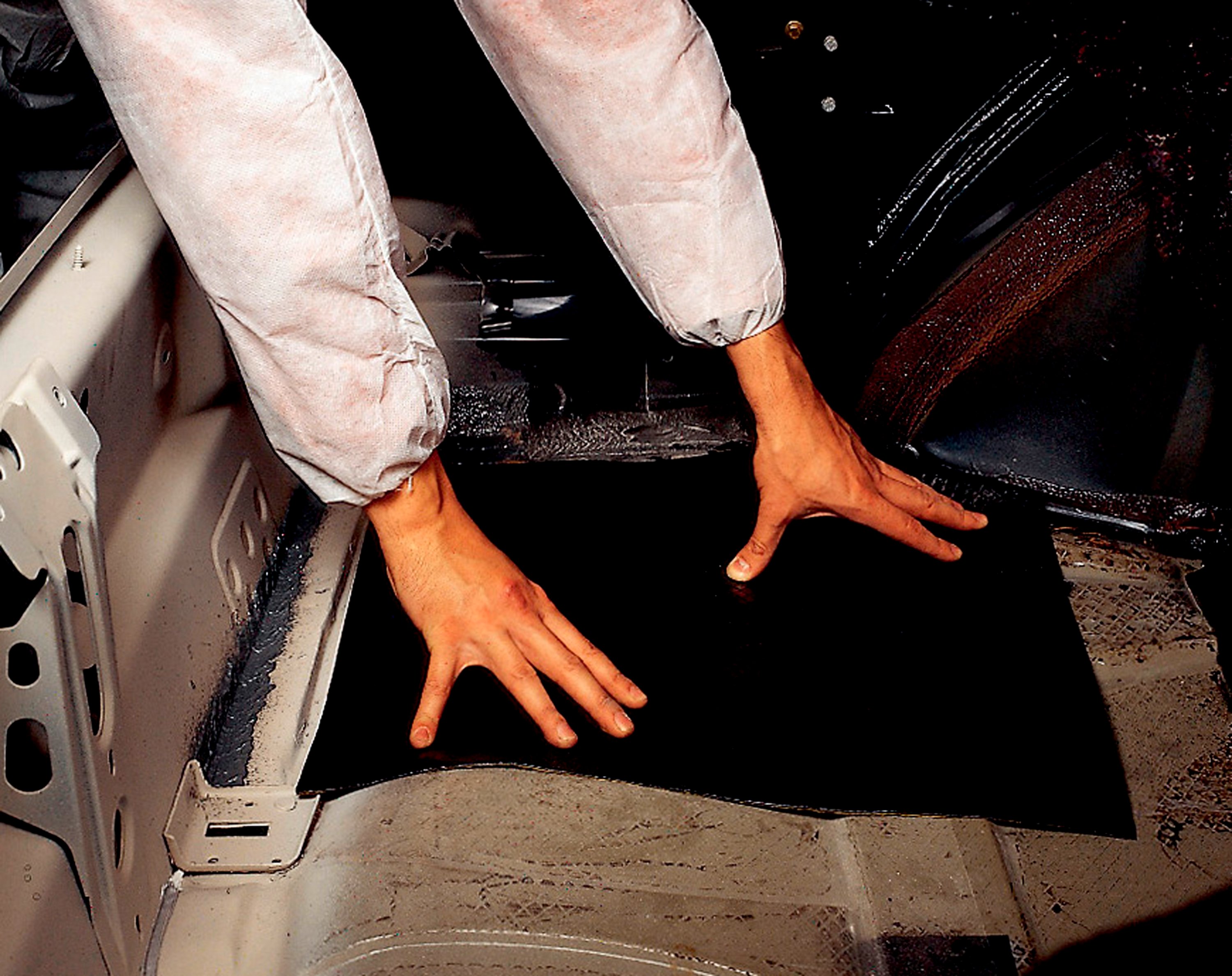 3M™ Sound Deadening Pad blocks noise from the outside world so that passengers in a car, truck or van can ride in quiet comfort.