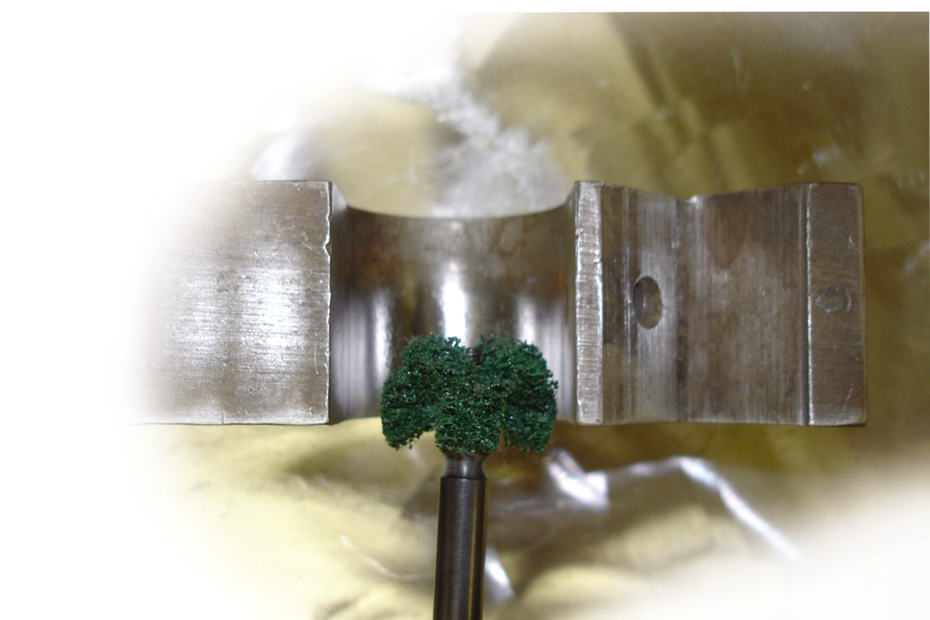 Given its versatility, Standard Abrasives™ Buff and Blend Cross Buff HS is well-suited for removing surface oxidation, rust and surface coatings for part inspection, as well as surface preparation prior to coating. It can help remove corrosion on Steel Rule and Kirk site dies. It's also great for polishing round and square tubing, valve spools, molds, dies and inside diameters of lifter bores, valve bodies and brake cylinders.