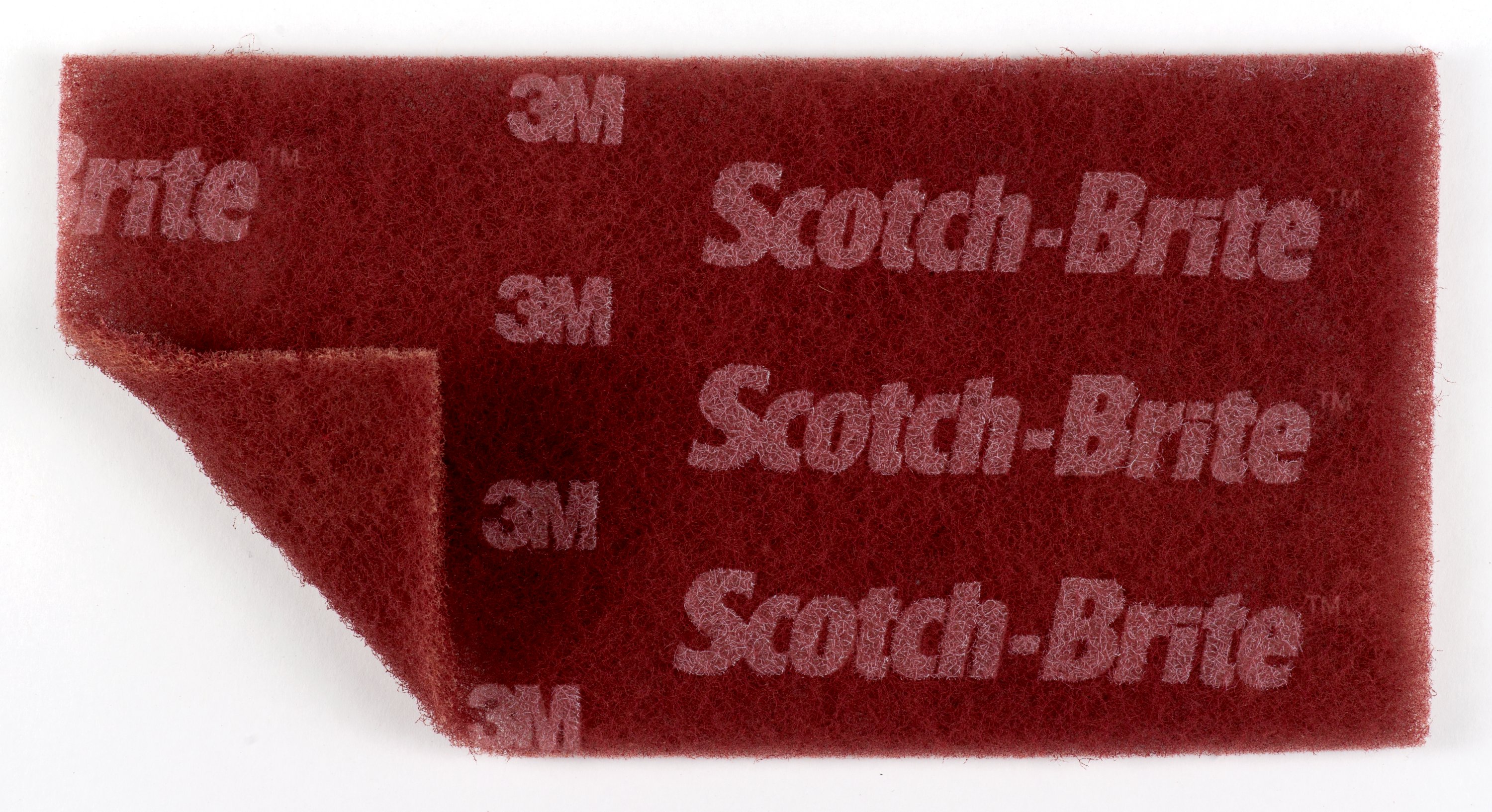The performance of Scotch-Brite™ Durable Flex Hand Pad is comparable to steel wool, but our Scotch-Brite™ pads won't shred during use, rust after use, or create fine metal splinters.