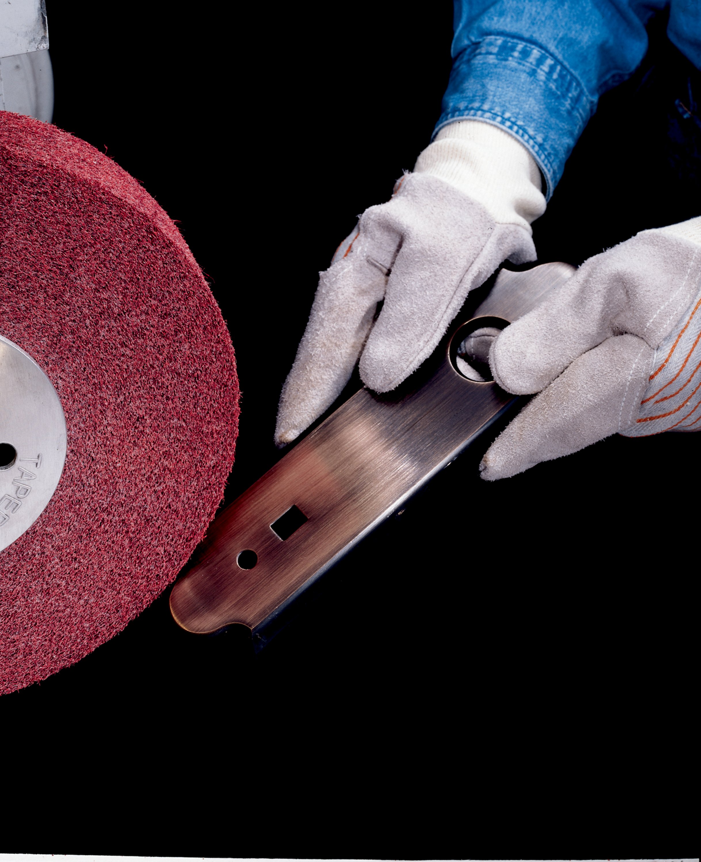 Standard Abrasives™ Metal Finishing Wheel is a good match for stainless steel fabricators and appliance and food equipment manufacturers, because it can help with production finishing of a variety of parts.